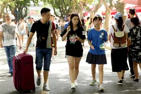 大一新生入学，被子要买还是自己带？学长：谁买谁傻图片