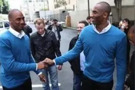 那些以假乱真山寨NBA球星，穿勇士球衣的易建联 变瘦的姚明图片