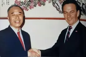 1994年，北京一退休军官接到命令，亲自接见一美国人，为何？图片