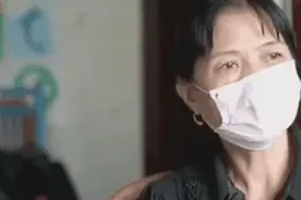 假靳东事件告诉我们，无论年龄，恋爱中的女人都是少女图片