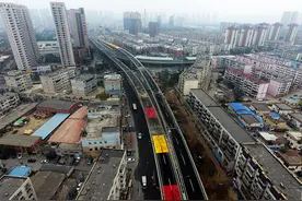 在购房时，靠近这4个设施的房子最好避开，影响居民的正常生活图片