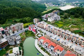 湖南大山深处惊现整齐划一的漂亮别墅群 这样的美丽乡村谁不爱？图片