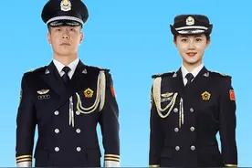 3月，警礼服正式列装图片