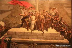 红色女特工，打着麻将策反了国民党海陆空警，身穿旗袍被画入油画图片
