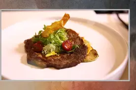 鲜嫩多汁！香煎牛排配时蔬，浪漫西餐在家做起来图片