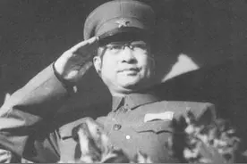 大将陈赓：三次求婚不成，周恩来出面说媒，妻子牺牲后他守节三年图片