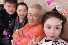 苏宁副总裁在直播卖内裤，郭富城卖货:穷人看重的面子，分文不值图片