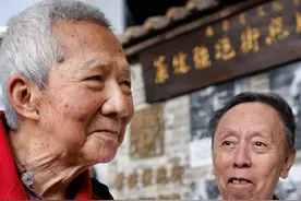 84岁的黄俊英还仍然坚持在相声舞台上，后继乏人是他一生的心结图片