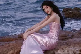 GQ盛典红毯：花仙子热巴和超模何穗，为何输给了穿红裙的杨天真图片