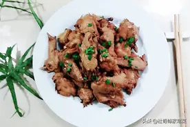 家常菜之鸡翅膀，不煎不炸不红烧，简单1卤，2斤不够吃图片