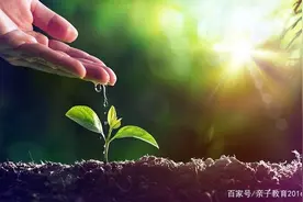 48岁高龄的妈妈，在女儿5岁生日，讲给她的几个道理图片