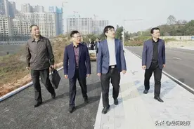 张世愚一行赴岳阳市妇幼保健院新院建设项目工地现场调研图片