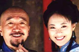 沈傲君携10岁儿子喝早茶，44岁发福戴金表显贵气，老公是乾隆后人图片