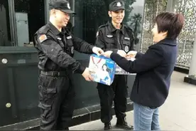干保安的月薪才2000，却很少有人辞职？老员工：谁走谁傻图片