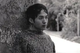 “当代头号诗人”顾城：37岁杀妻前8年，是否已经精神失常？图片