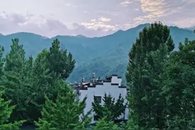 河南与陕西交界，有座45万人口的山水县城，适合夏天避暑养生图片