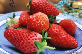 冬季选购草莓，切记“5不买”，员工：这种草莓剩下，扔掉也不吃图片