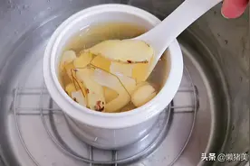 孩子心火旺小便发黄，睡不踏实，试试这道儿童五宝汤，几天就好了图片