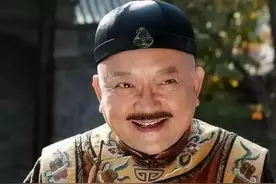 和珅是清朝中期重臣，李鸿章是清朝晚期重臣，谁更厉害？图片