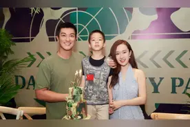 幸福的霍思燕：嫁小5岁杜江被宠成“少女”，丈夫爱她胜过爱子女图片