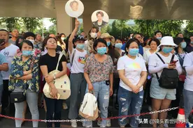 韩国歌手田柾国、“现身”长春高考现场 为考生助力，咋回事图片