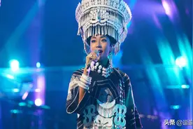 吉克隽逸歌手当打之年第9期歌词 吉克隽逸阿姐噜阿杰歌词图片