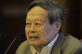 翁帆嫁给82岁的杨振宁，自己甘心吗？3年前，她在书中给出了答案图片