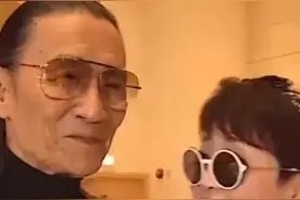 旧情复燃？84岁谢贤带前妻狄波拉现身，两人搂抱亲吻超亲密图片