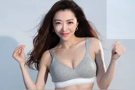 40岁熊黛林性感照 VS 33岁方媛跳舞，郭富城要后悔了吧图片