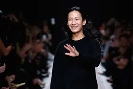 知名设计师被曝光丑闻，数十名男模指控，卡戴珊麦当娜都是其好友图片