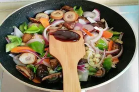 炒菜时，这“三种菜”万万不可放蚝油，现在明白还来得及，快看看视频封面