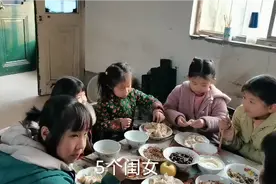 放开生育后农村生孩子多了，5个闺女2个儿子男女比例以后能平衡了视频封面