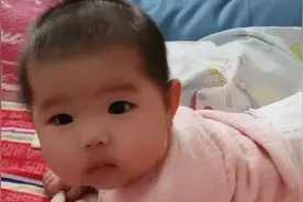 宝宝的脸白手白，但是腿黑，不知道能不能褪白白视频封面