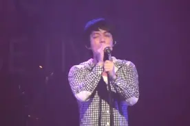 林宥嘉现场翻唱《突然想起你》，唱的不输原唱，忍不住单曲循环！视频封面