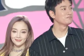 李小璐贾乃亮甜蜜对唱《全部都是你》，甜馨台下疯狂打call视频封面