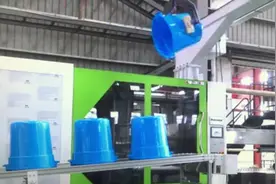 火爆的垃圾桶行业，带你走进塑胶车间，领略科技的进步