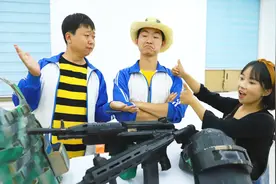 学校游戏课考试，根据学生的手工作品质量决定成绩，太有趣了视频封面
