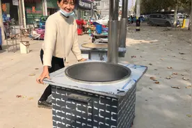 冬天来了，农村大集流行移动大灶台，既能炒菜还能取暖700元一套视频封面