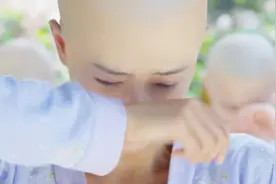 心机夫人怕老爷纳妾，手段狠毒不惜把府里的丫鬟头发都剃光视频封面