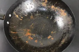 铁锅总是生锈？原来是方法错了，教你一诀窍，铁锈自动脱落，实用视频封面