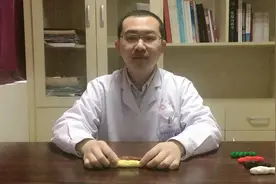 当粪便出现这4种颜色，医生提醒你注意：可能是身体发出健康警告视频封面