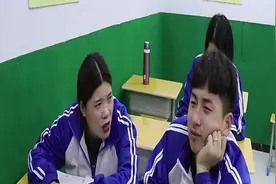 学生问老师奇特问题，老师没答出找理由开溜，笑喷视频封面