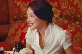 大爷向美女表白，我一见你就钟情，美女回怼：咱们三见也钟不了情视频封面