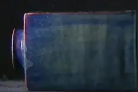男子乡村买油空手套得古董 28万巨款到手 竟是明朝皇宫的御用珍品视频封面