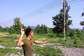 已经快失传的民间绝活，投石索远程打击技巧表演视频封面