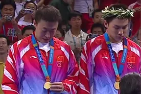 雅典奥运会乒乓球#男子双打决赛，马琳陈玘击败对手夺冠视频封面