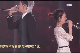 我天！赵丽颖厉害了，竟敢与他对唱如此肉麻的歌，冯绍峰该吃醋了视频封面