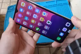 vivox23换了国产屏后，触感很差视频封面