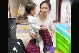 暖宝：爸爸又吃大葱了，可怜我这小手，我不要这手了！视频封面