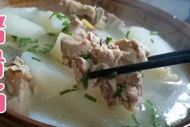 比排骨炖出来还要好吃的猪骨知道是哪个部位吗，肉质细嫩汤鲜美